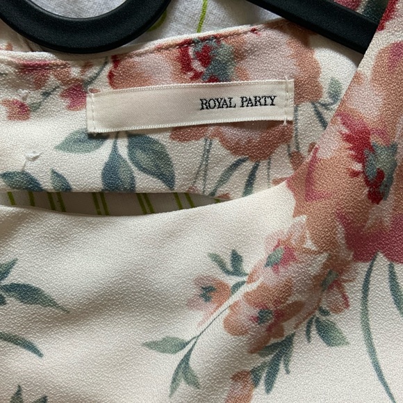 Floral dress - Picture 4 of 4